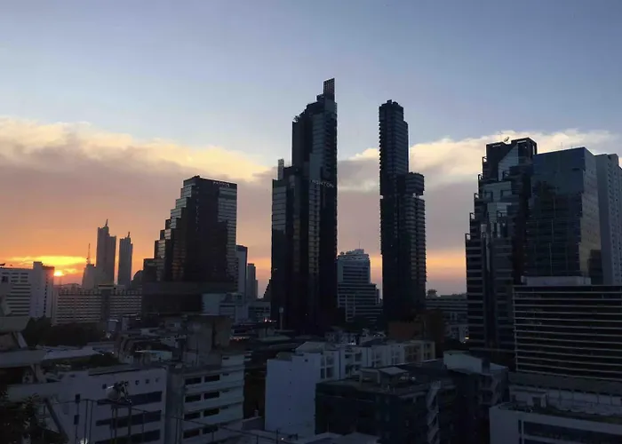Trinity View 3br Spacious Family Silom Aparthotel