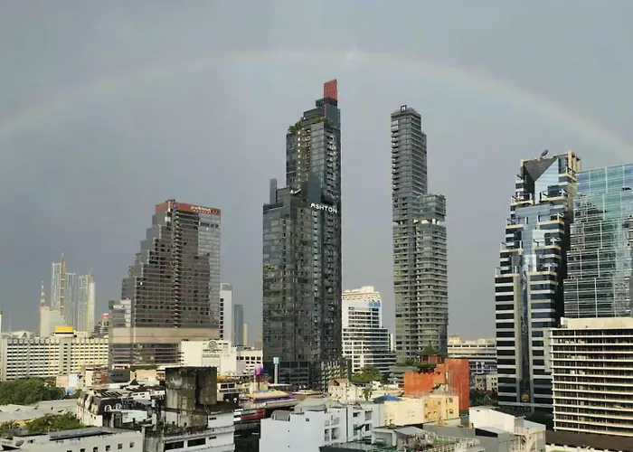 Trinity View 3br Spacious Family Silom Aparthotel